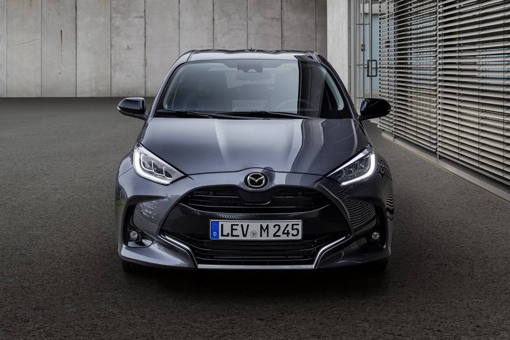 https://autogreeknews.gr/wp-content/uploads/2021/12/2022-mazda2-hybrid-breaks-cover-as-yaris-based-eco-4.jpg