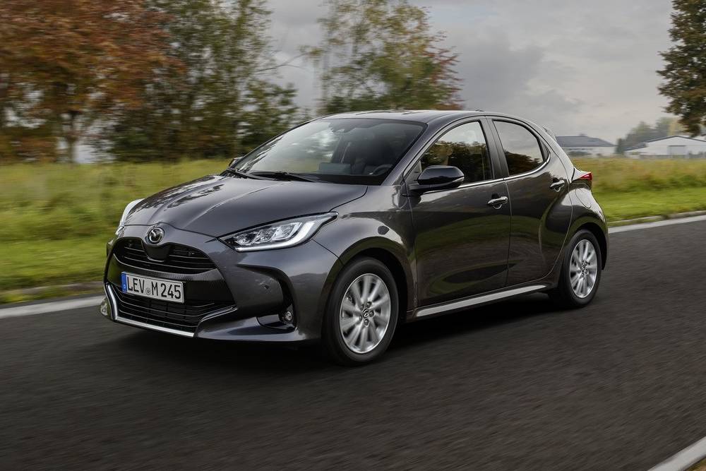 https://autogreeknews.gr/wp-content/uploads/2021/12/2022-mazda2-hybrid-breaks-cover-as-yaris-based-eco-7.jpg