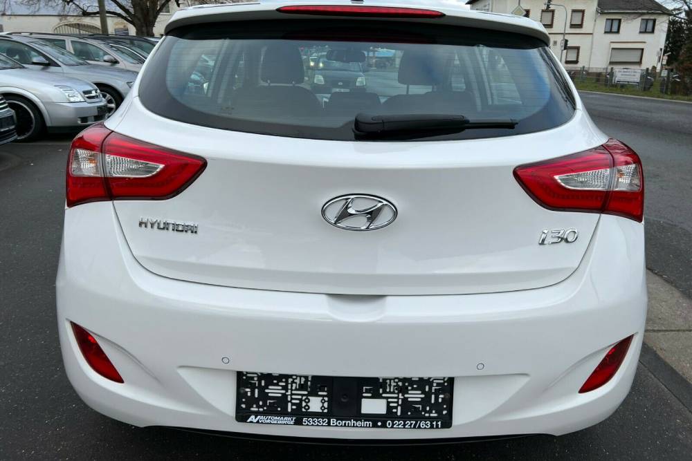 https://autogreeknews.gr/wp-content/uploads/2021/12/436430-km-hyundai-i30-for-sale-11.jpg