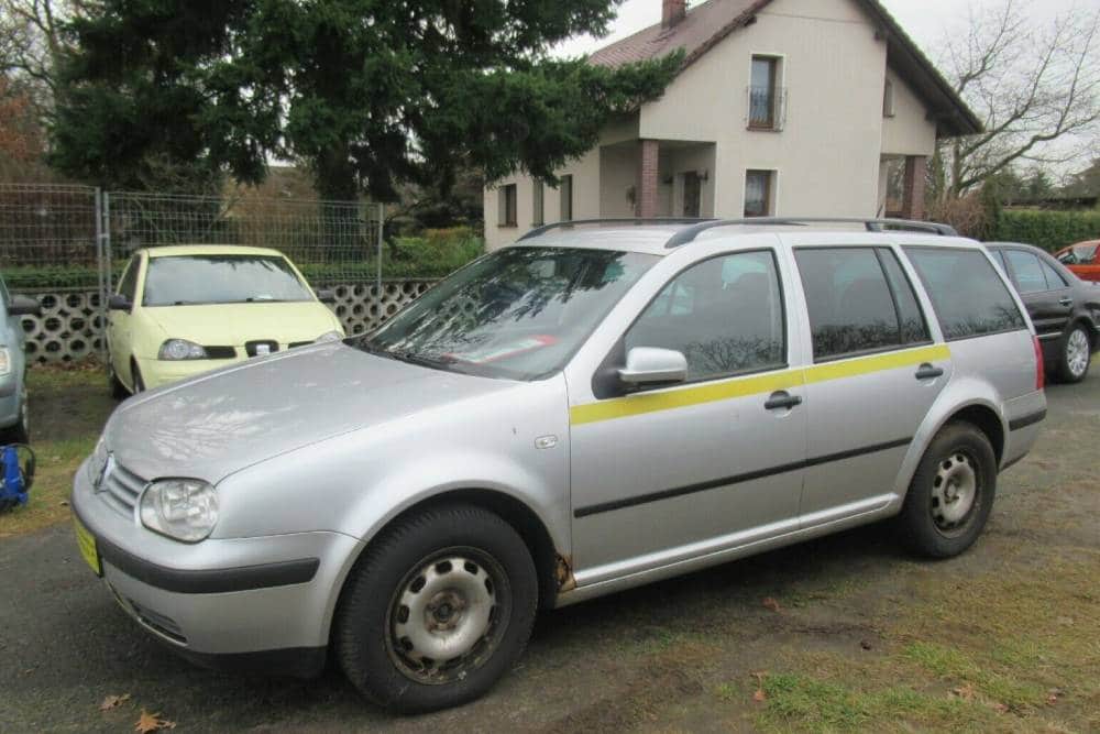 https://autogreeknews.gr/wp-content/uploads/2021/12/900000-km-vw-golf-variant-for-sale-11.jpg