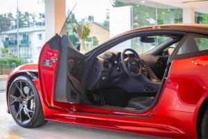 Aston_Martin_DBS_Superleggera_Max_Verstappen_eswteriko