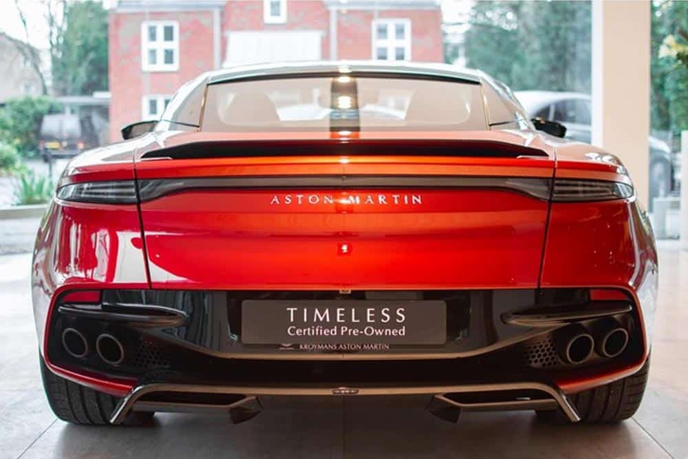 https://autogreeknews.gr/wp-content/uploads/2021/12/Aston_Martin_DBS_Superleggera_Max_Verstappen_pisw.jpg