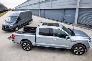 Ford-F-150-Lightning-charching-1