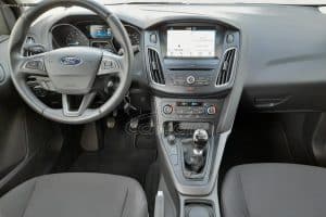 Ford-Focus-2017-(5)