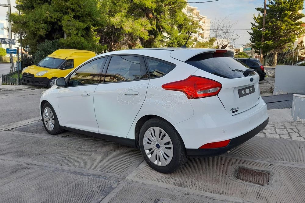 https://autogreeknews.gr/wp-content/uploads/2021/12/Ford-Focus-2017-6.jpg