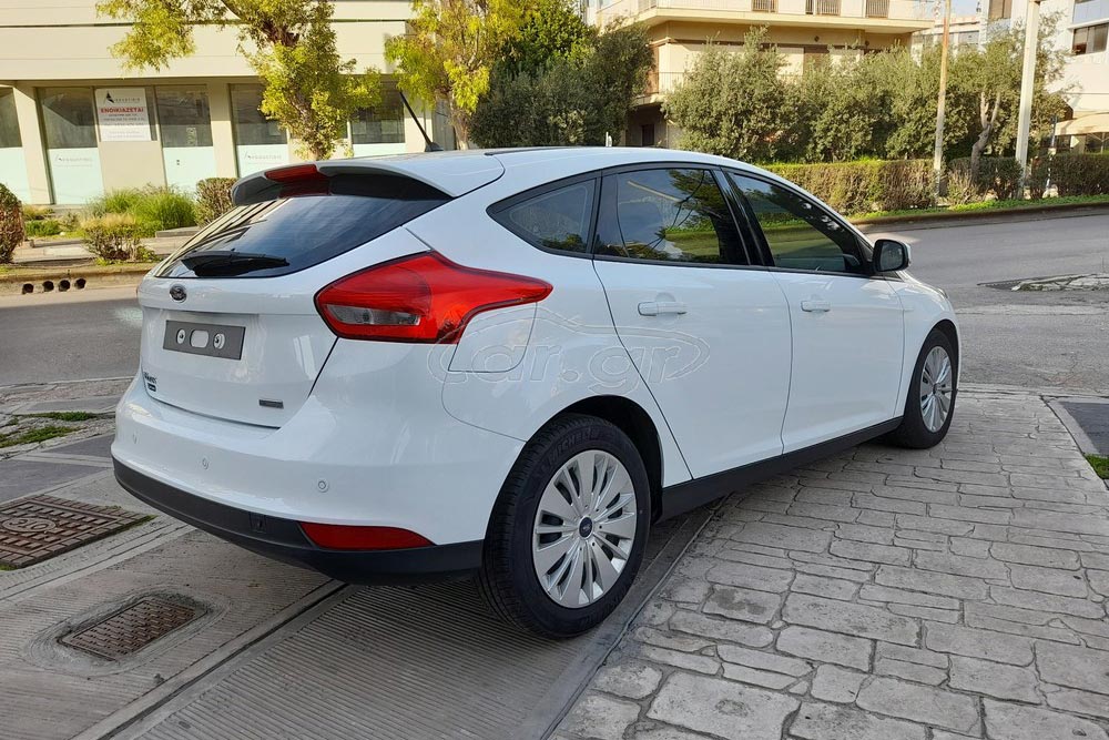 https://autogreeknews.gr/wp-content/uploads/2021/12/Ford-Focus-2017-7.jpg