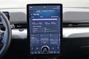 Ford Mustang Mach-E 294 hp RWD (14)