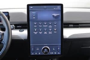 Ford Mustang Mach-E 294 hp RWD (15)