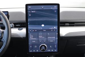 Ford Mustang Mach-E 294 hp RWD (16)