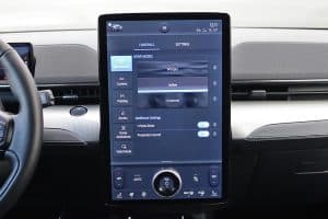 Ford Mustang Mach-E 294 hp RWD (17)