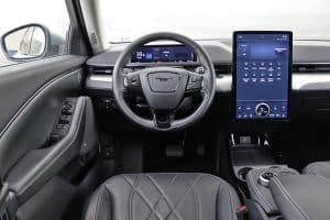 Ford Mustang Mach-E 294 hp RWD (28)