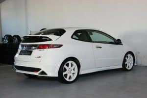 Honda-Civic-Type-R-Championship-White-Edition-(3)