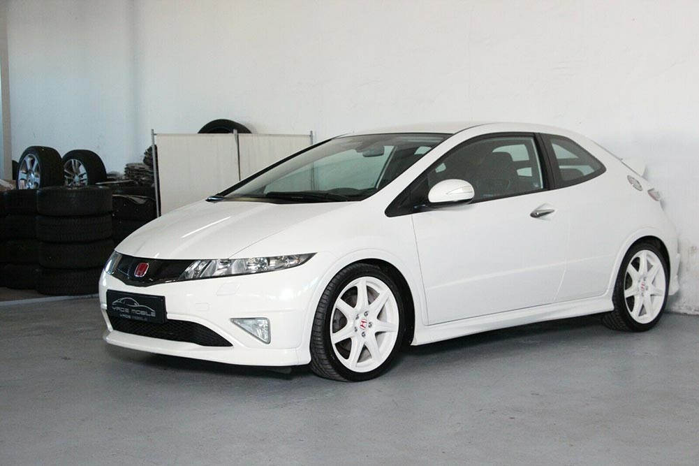 https://autogreeknews.gr/wp-content/uploads/2021/12/Honda-Civic-Type-R-Championship-White-Edition-7.jpg