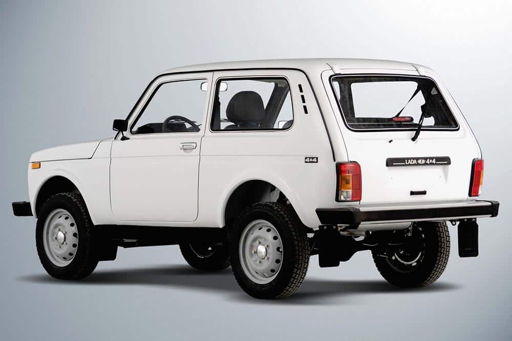https://autogreeknews.gr/wp-content/uploads/2021/12/LADA-NIVA-1997-exterior-2.jpg