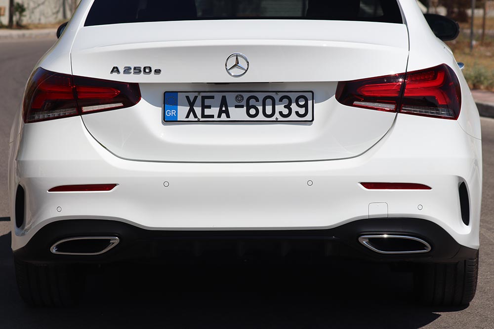 https://autogreeknews.gr/wp-content/uploads/2021/12/Mercedes-A-250-e-Sedan-17.jpg