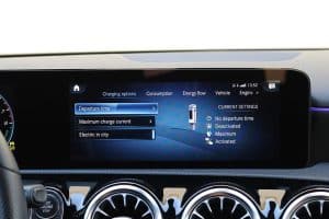 Mercedes-A-250-e-Sedan-(25)