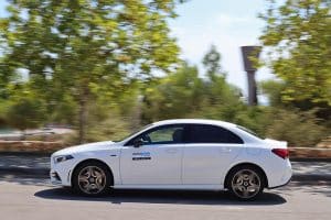 Mercedes-A-250-e-Sedan-(5)