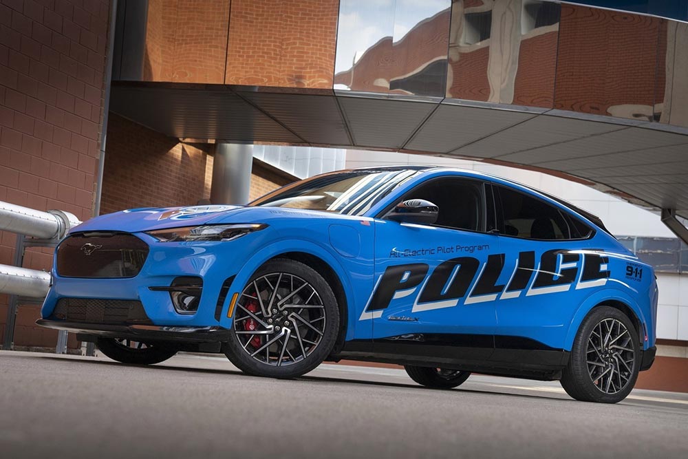 Η Mustang Mach-E GT θα επιβάλλει την τάξη!(+video)