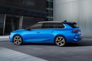 Opel-Astra-Sports-Tourer-c
