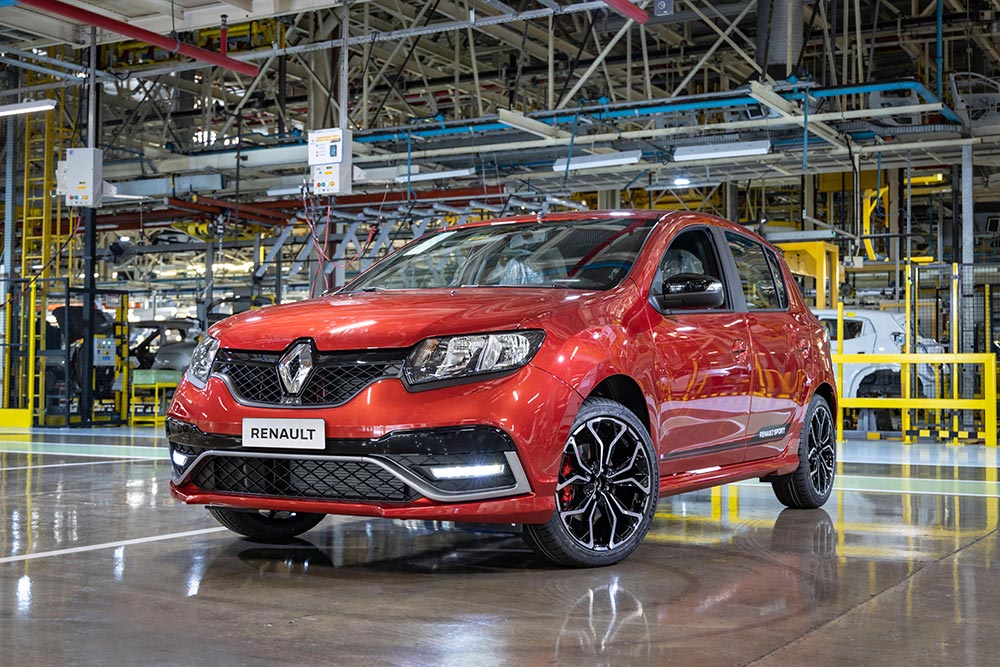 https://autogreeknews.gr/wp-content/uploads/2021/12/Renault-Sandero-RS-2.jpg