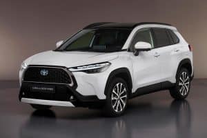 Toyota-Corolla-Cross-Hybrid-(1)