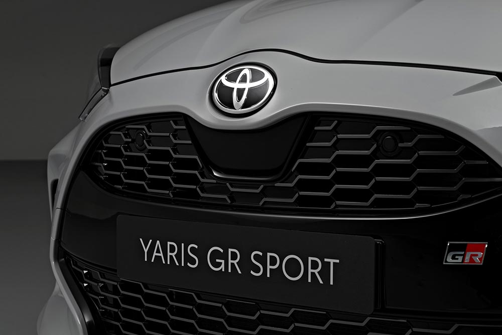 https://autogreeknews.gr/wp-content/uploads/2021/12/Toyota-Yaris-GR-Sport-7.jpg