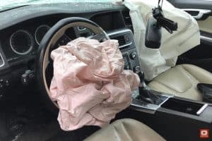 Volvo-S60-deer-crash