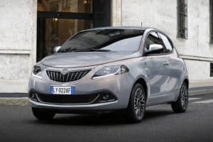 Ypsilon-Alberta-Ferretti-1