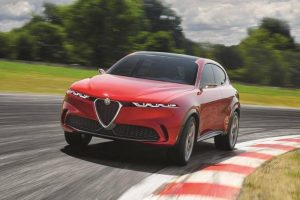 alfa romeo tonale on track
