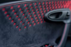 bugatti-sur-mesure-chiron-pur-sport (15)