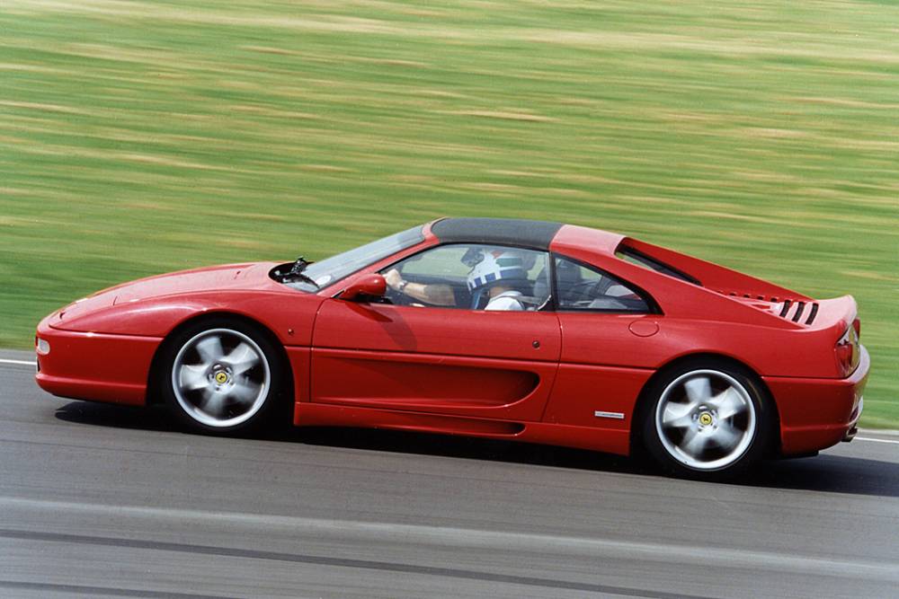 Ατμοσφαιρικές V8 απολαύσεις με Ferrari F355 GTS (+video)