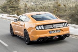 ford-mustang-hybrid-kinisi-pisw