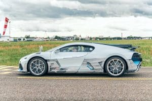 meet-the-man-who-drives-bugattis-for-a-living-spen (1)