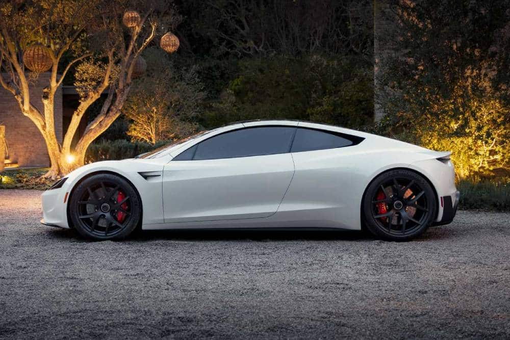 https://autogreeknews.gr/wp-content/uploads/2021/12/tesla-roadster-5.jpg