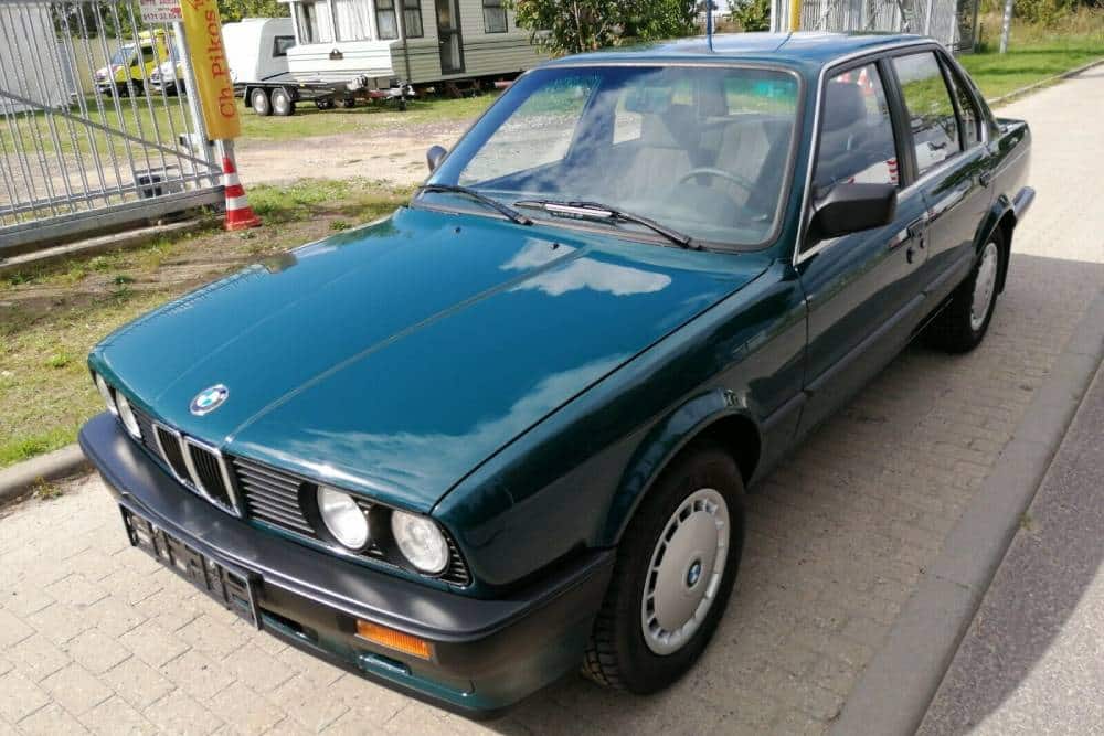 https://autogreeknews.gr/wp-content/uploads/2022/01/1990-bmw-324td-for-sale-2.jpg