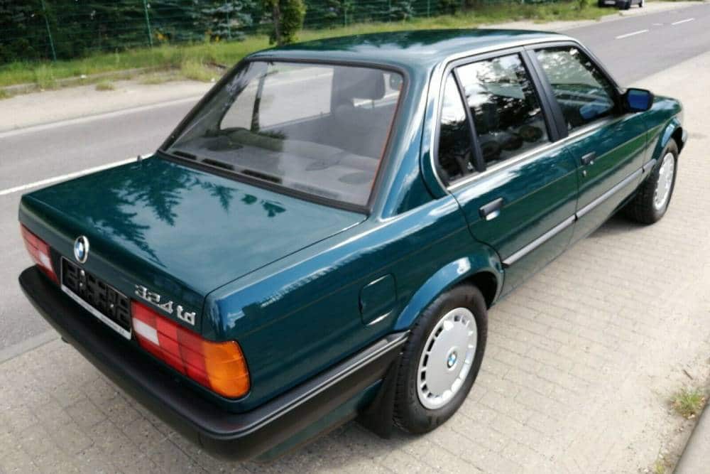 https://autogreeknews.gr/wp-content/uploads/2022/01/1990-bmw-324td-for-sale-3.jpg
