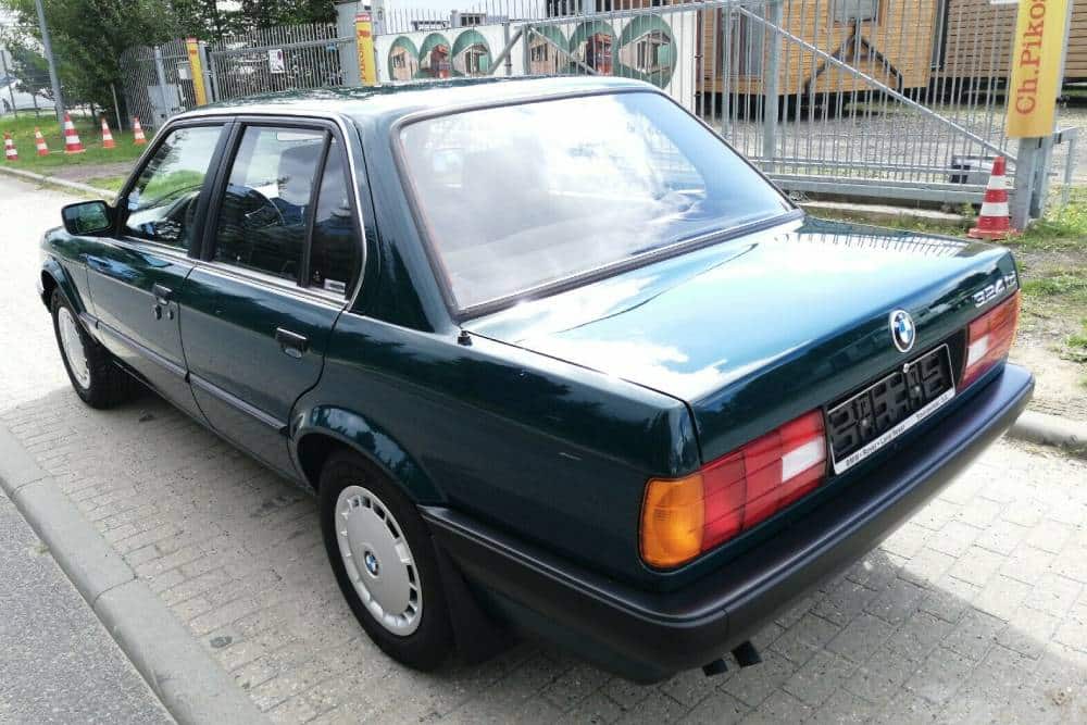 https://autogreeknews.gr/wp-content/uploads/2022/01/1990-bmw-324td-for-sale-5.jpg