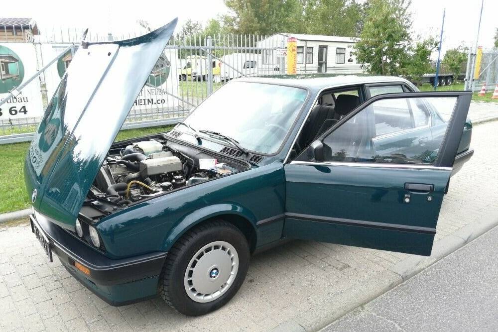 https://autogreeknews.gr/wp-content/uploads/2022/01/1990-bmw-324td-for-sale-7.jpg