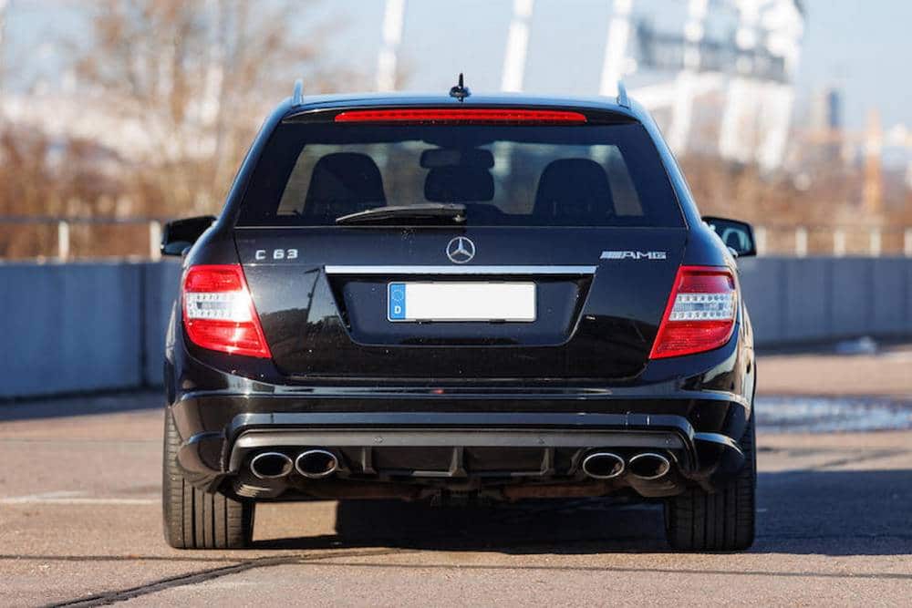 https://autogreeknews.gr/wp-content/uploads/2022/01/2010-Mercedes-Benz-C63-AMG-Estate-Michael-Schumach-5.jpg
