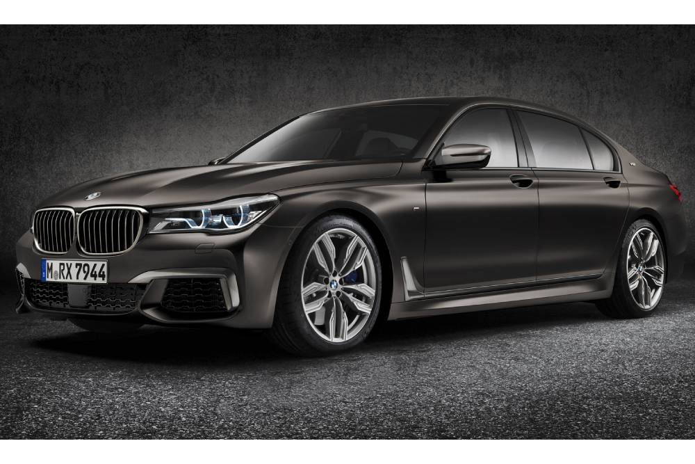 https://autogreeknews.gr/wp-content/uploads/2022/01/2017-BMW-M760i-xDrive-1.jpg