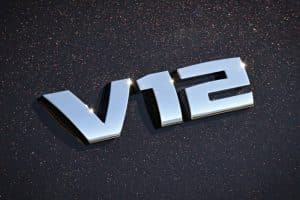 2017-BMW-M760i-xDrive-4