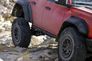 2022-Ford-Bronco-Raptor_details_03-Copy