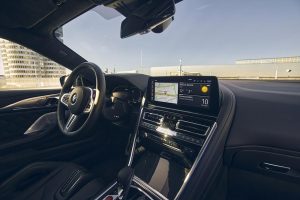 2023-BMW-M8-Facelift-interior-detail