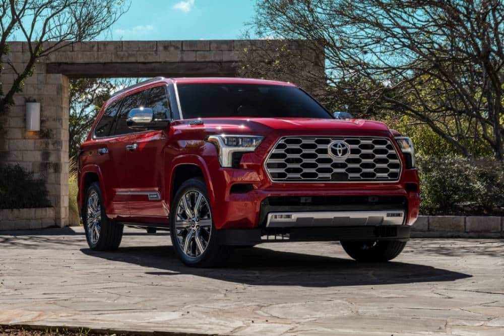 https://autogreeknews.gr/wp-content/uploads/2022/01/2023-Toyota-Sequoia-2-1.jpg