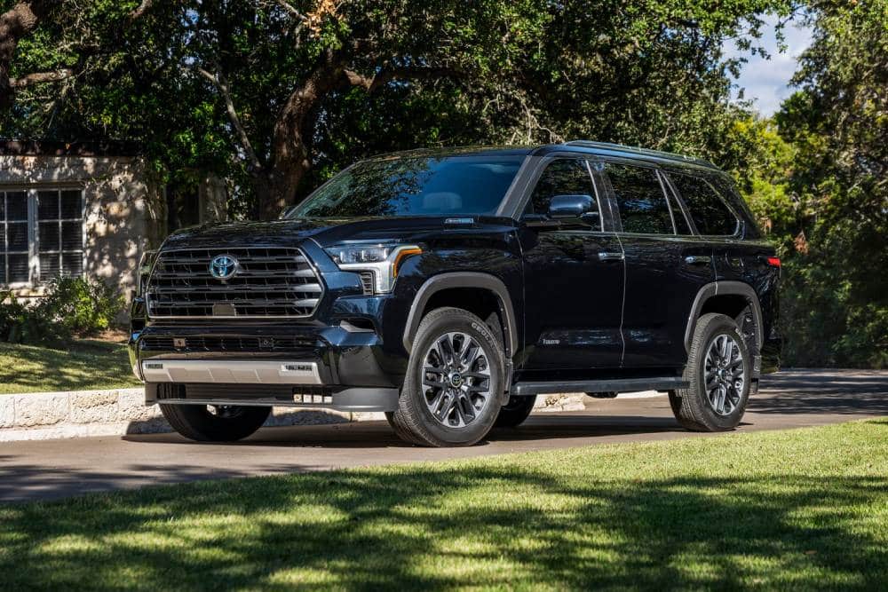 https://autogreeknews.gr/wp-content/uploads/2022/01/2023-Toyota-Sequoia-24.jpg