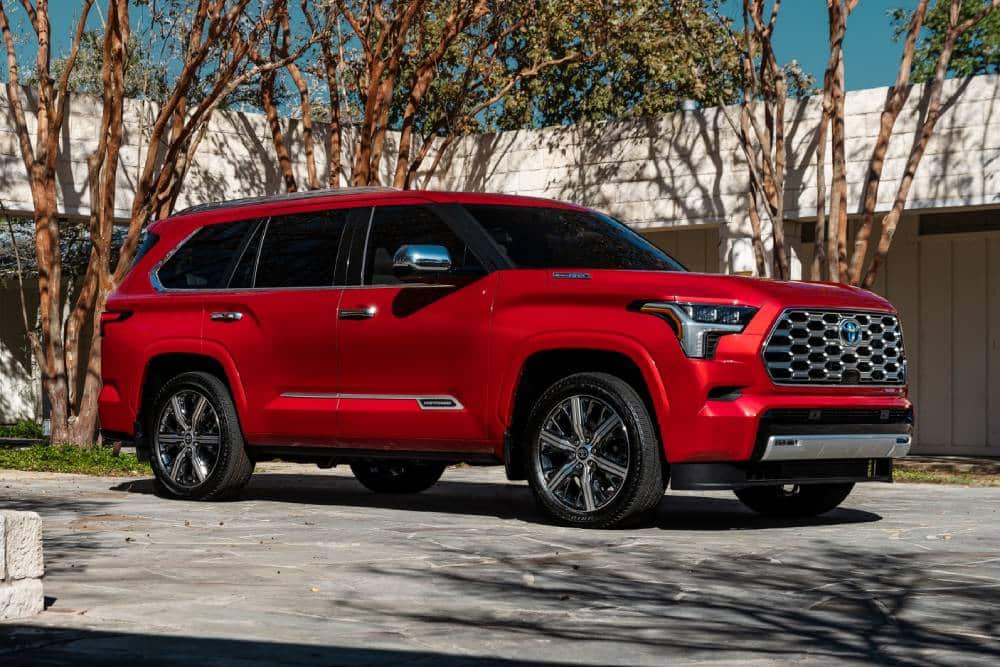 https://autogreeknews.gr/wp-content/uploads/2022/01/2023-Toyota-Sequoia-4.jpg