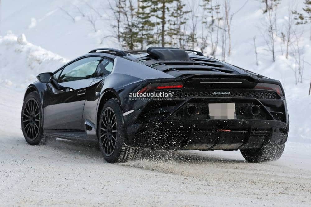 https://autogreeknews.gr/wp-content/uploads/2022/01/2023-lamborghini-huracan-sterrato-off-road-superca-1.jpg