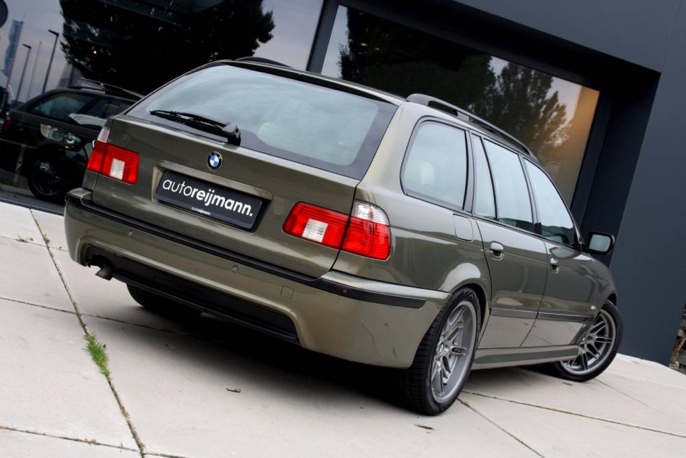 https://autogreeknews.gr/wp-content/uploads/2022/01/BMW_530d_Touring_E39_Individual_for_sale-15.jpg