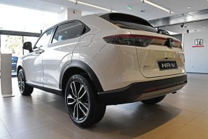 Ektheseis-Honda-HR-V-pisw-aristera