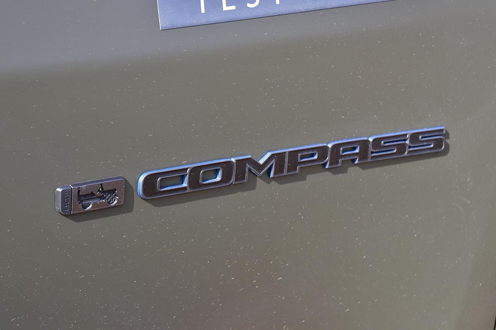 https://autogreeknews.gr/wp-content/uploads/2022/01/Jeep-Compass-4xe-240-HP-14.jpg